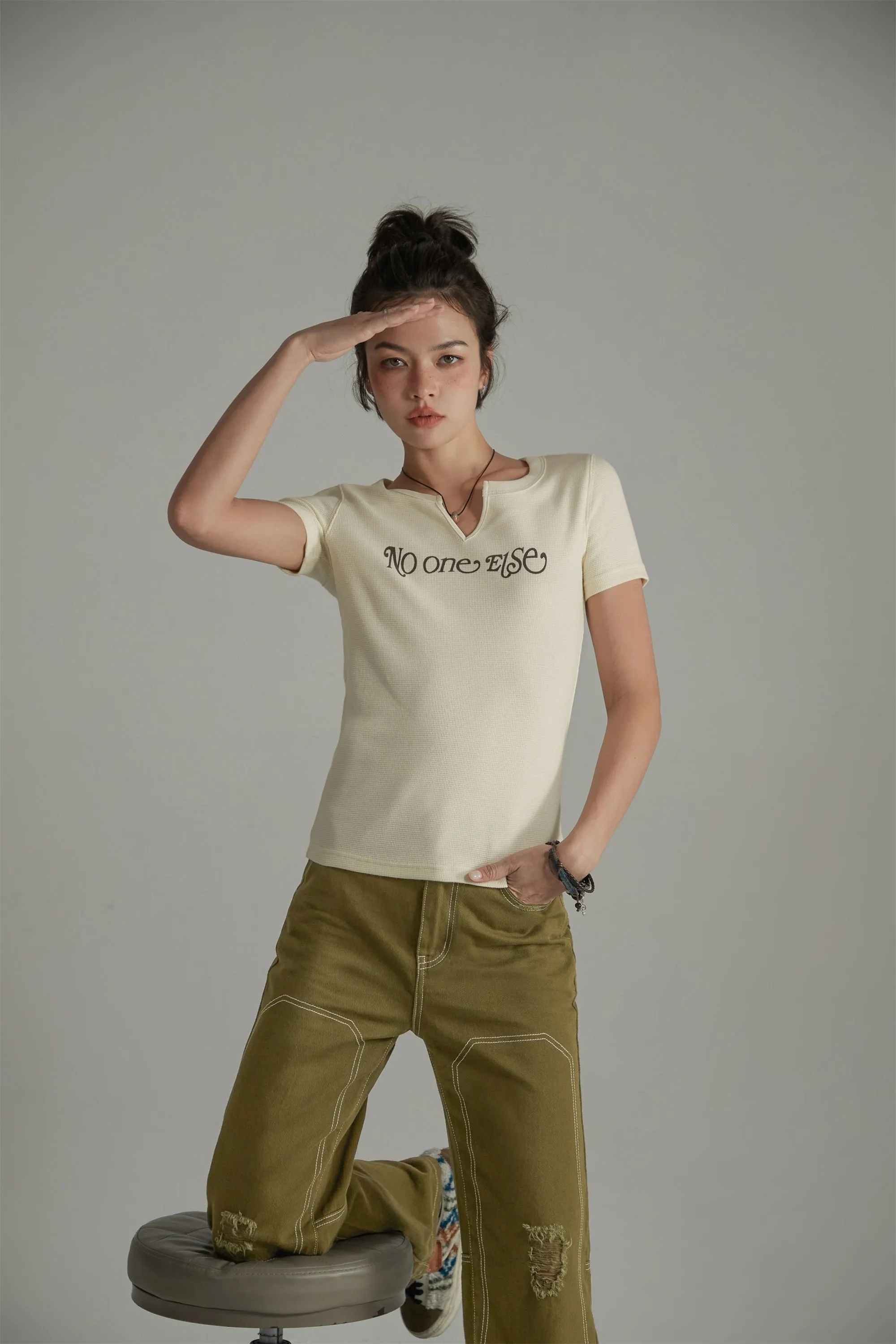 Noe Lettering V- Neck Slim Short Sleeve T-Shirt